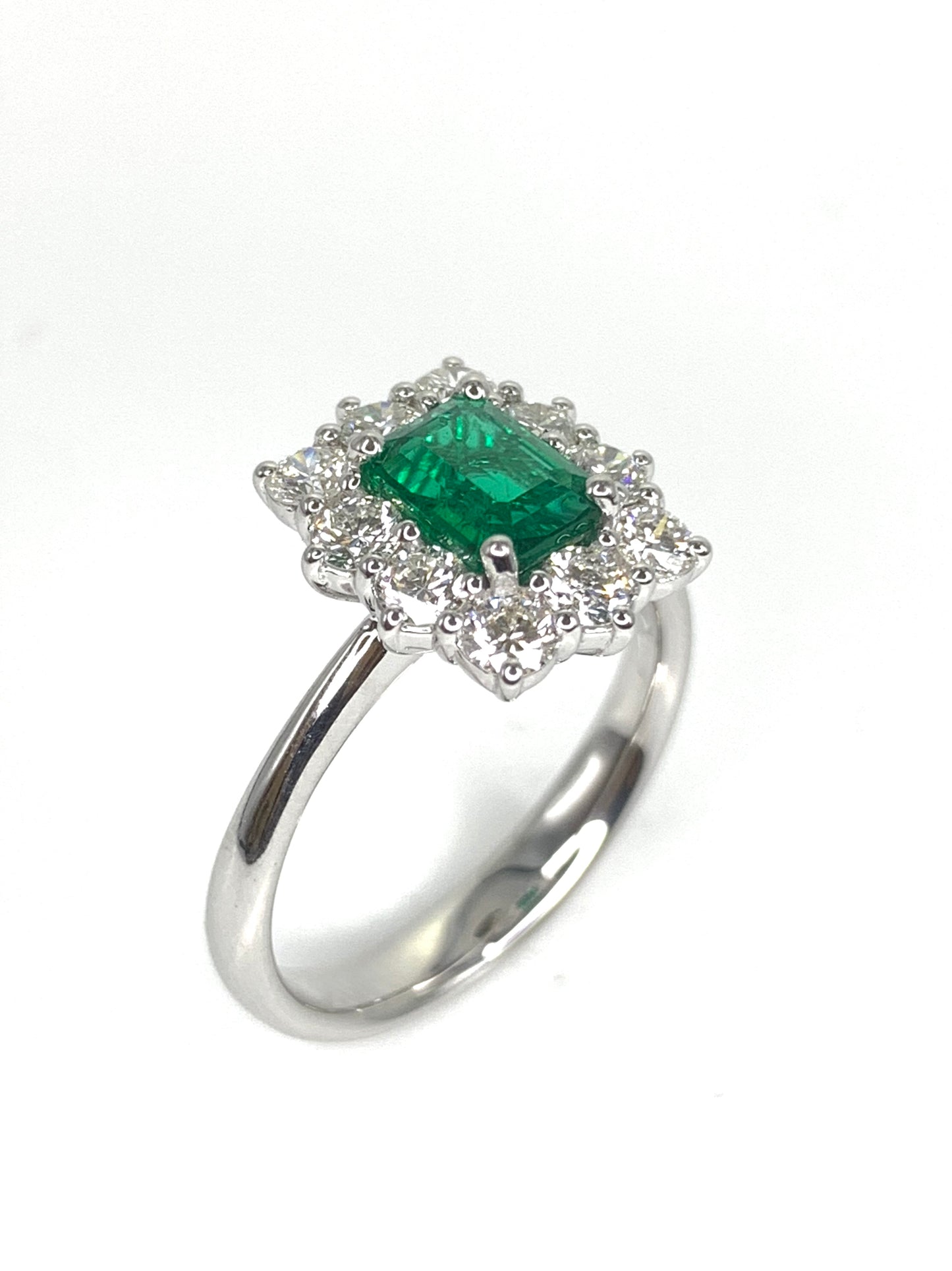 Anello diamanti e smeraldo ottagonale