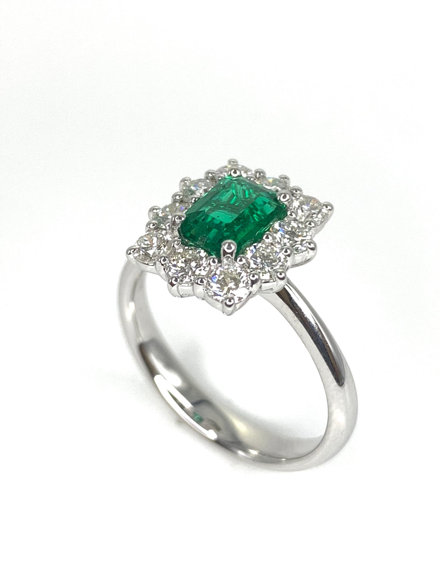 Anello diamanti e smeraldo ottagonale